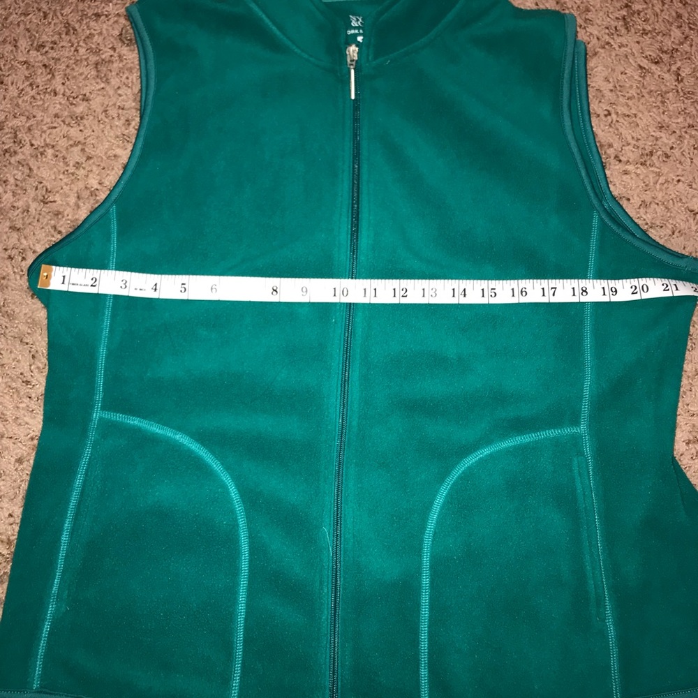 Vests - Picture 2 of 6